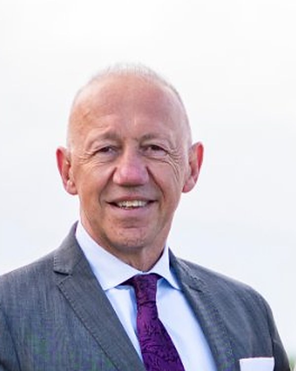 Dr. Uwe Pfeiffle